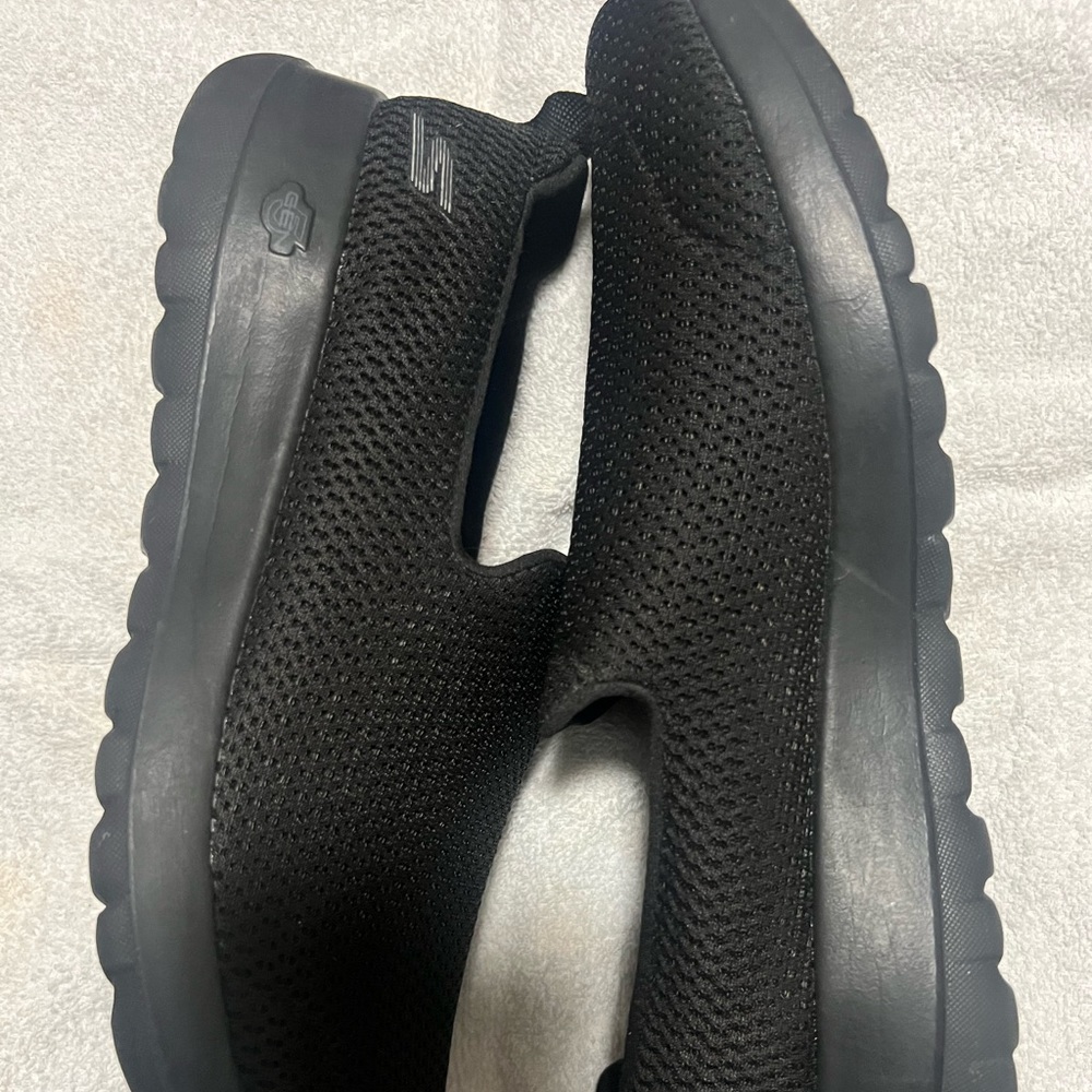 Sketchers GoWalk Women’s Slip On Shoes Size 10.5